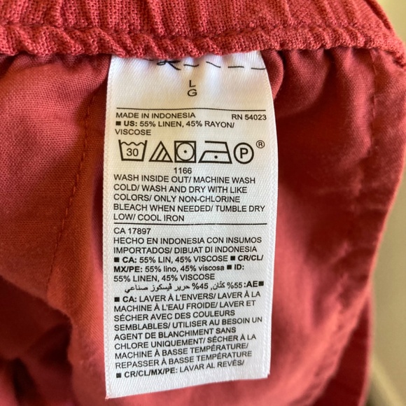 New old navy linen blend wide leg pants with a flaw - Picture 2 of 7